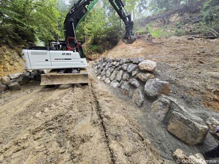 Urejanje javne poti na Krivčevem (1)